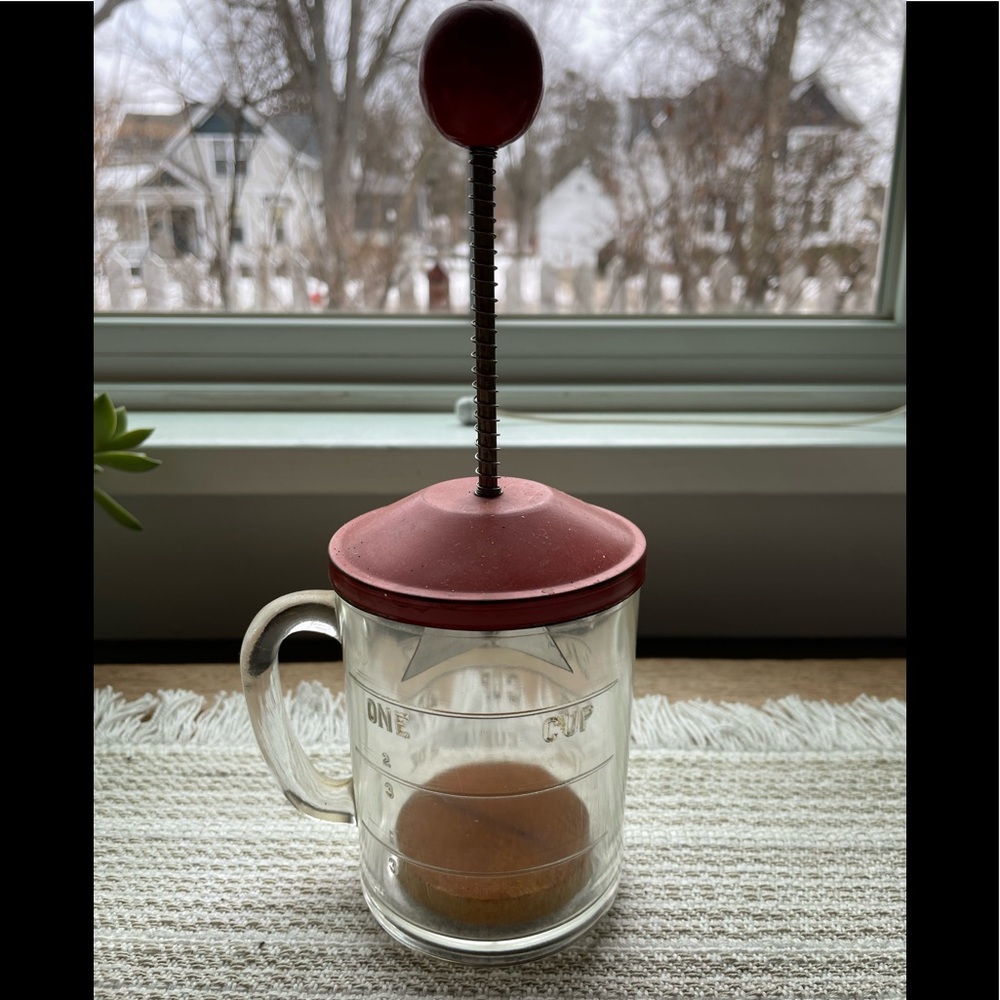 Vintage Anchor Hocking glass nut chopper